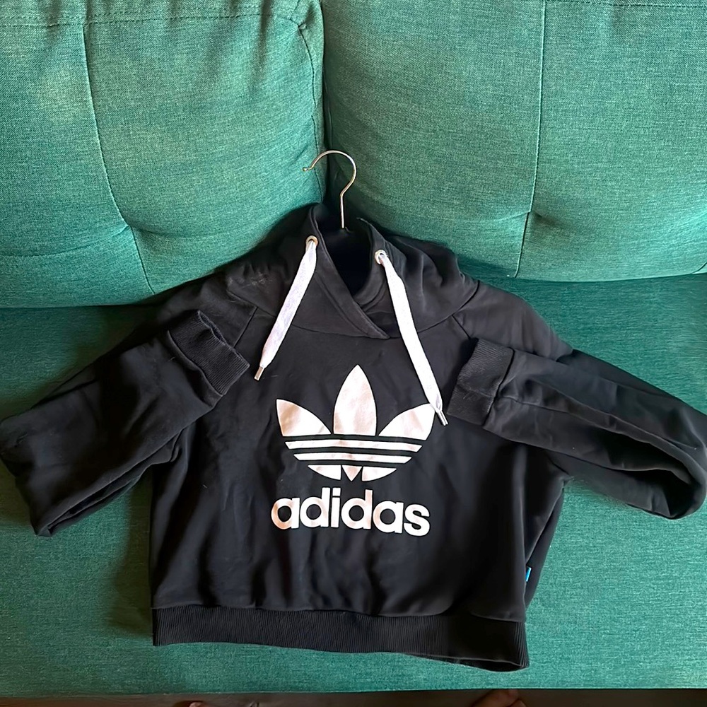ADIDAS - Black Crop Athletic Hoodie